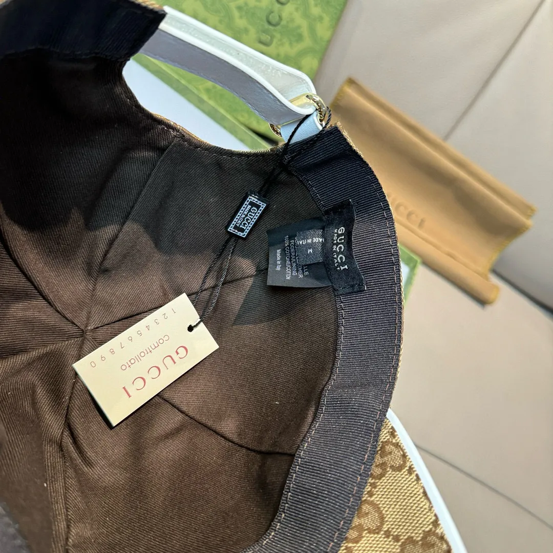 p90, Gucci (Gucci) new spring and summer original baseball cap, logo webbing, 1:1 mold customization, original canvas + first-layer cowhide, popular purchasing agent, versatile style for men and women, great quality! The basic head circumference is 56cm, and the patch is adjustable.
