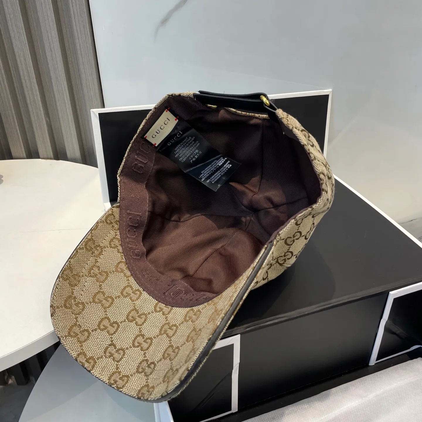 P60 Gucci (Gucci) classic original baseball cap😍Customized with 1:1 mold opening at the counter, the highest version, the original canvas is light and breathable! Photographed in real life, suitable for men and women in all seasons, basic head circumference 56cm, adjustable patches.