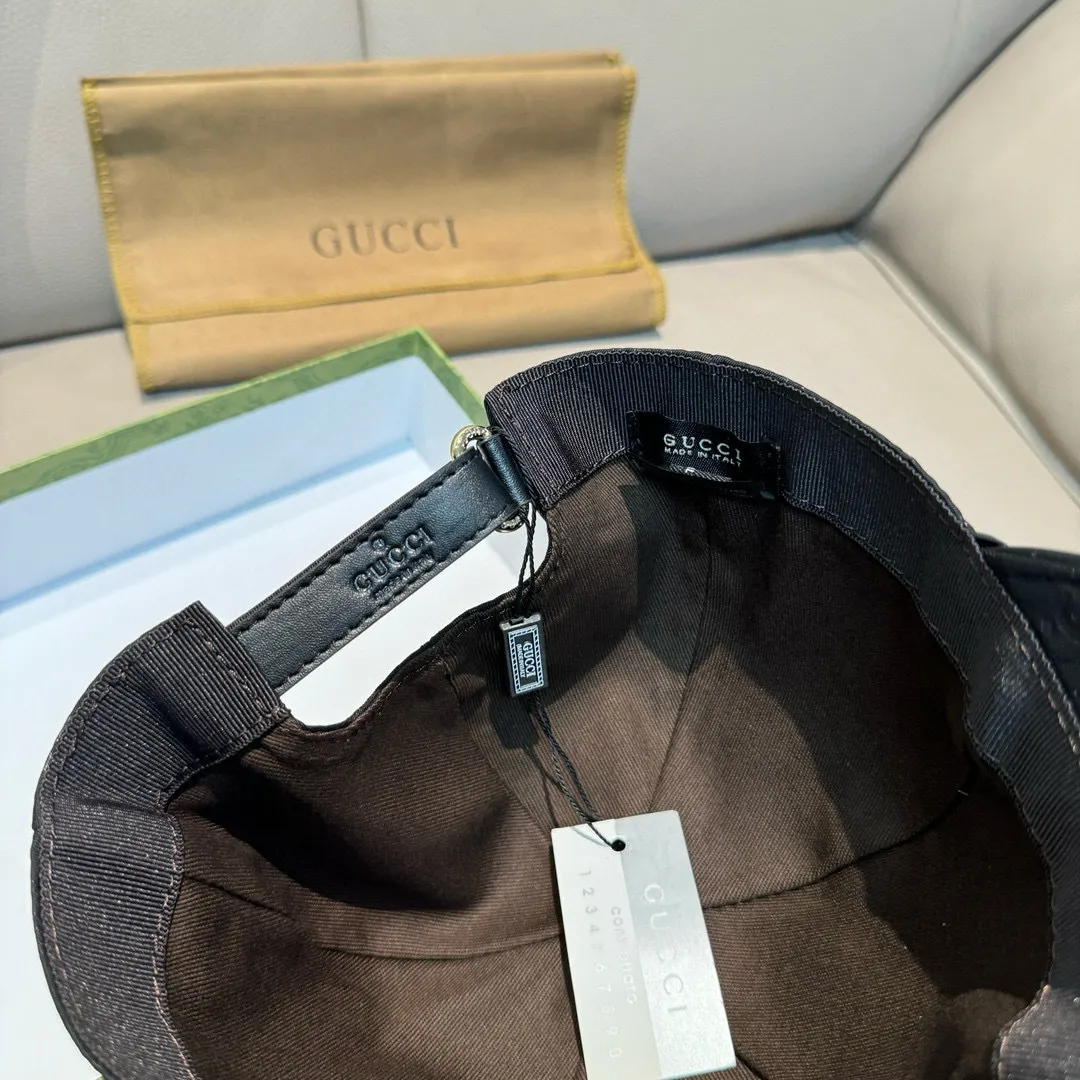 p900000 classic model!   , Gucci (Gucci) classic original baseball cap 😍😍 1:1 mold customization at the counter, the highest version, original satin fabric + first layer of cowhide, light and breathable! Photographed in real life, suitable for men and women in all seasons, basic head circumference 56cm, adjustable patches.