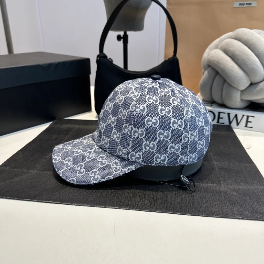 P60 Gucci Baseball Cap♥️GUCCI🧢New product from the official website, baseball cap, original quality, very popular 🔥🎩 The craftsmanship is very exquisite, high-end and classy! Low-key luxury, easy to carry! Running volume!