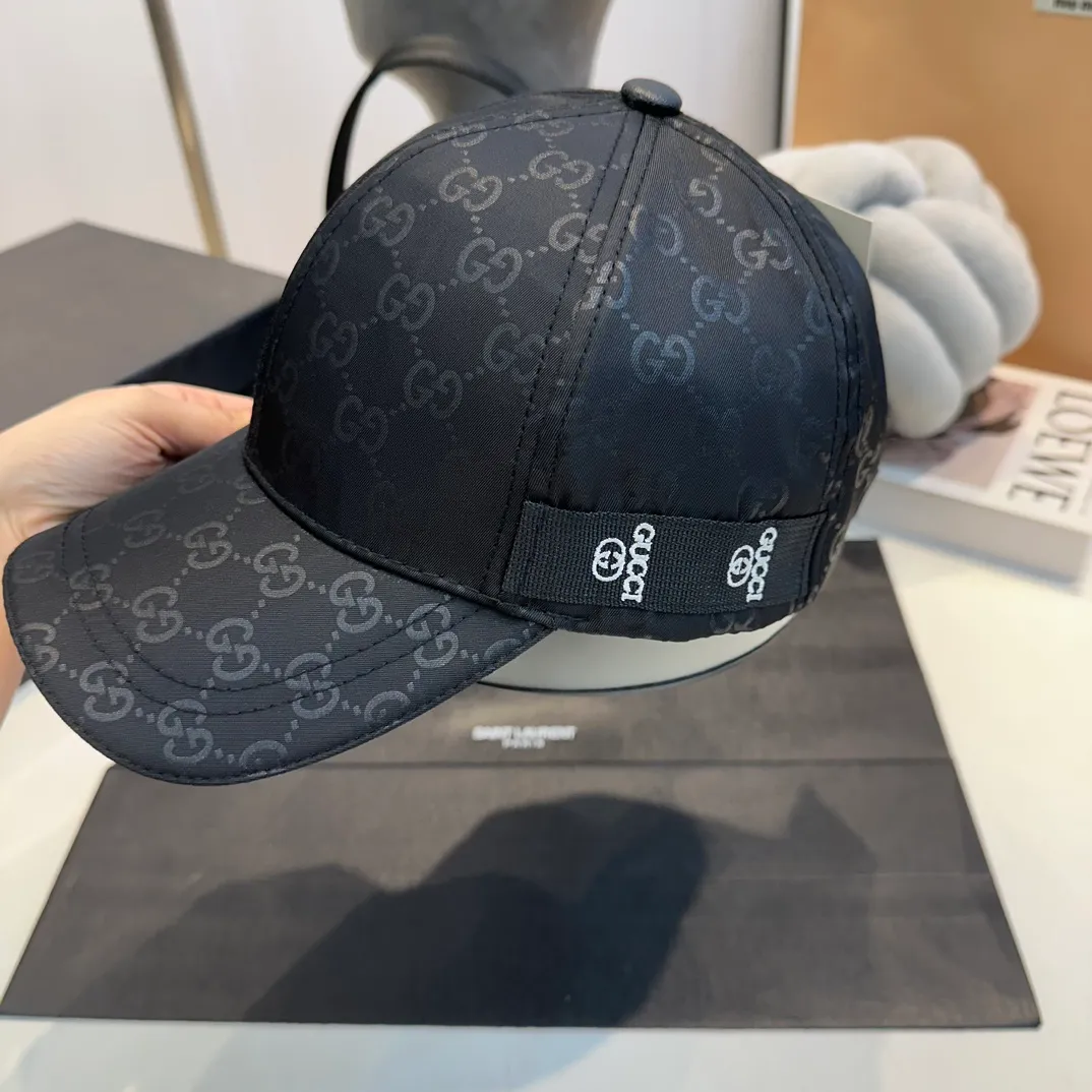 p60 Gucci Baseball Cap GUCCI🧢New product from the official website, baseball cap, original quality, hot arrival 🔥High-end and classy! Low-key luxury, easy to carry!