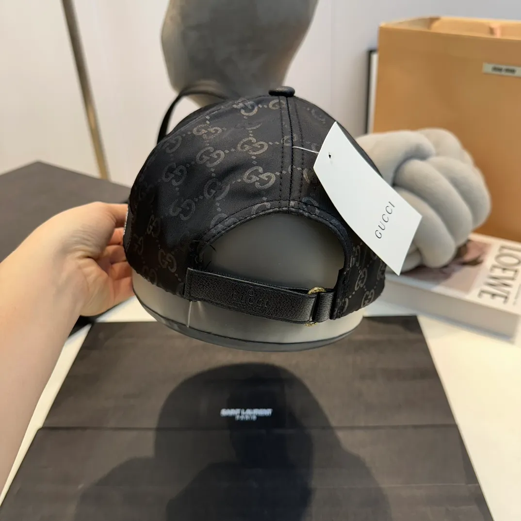 p60 Gucci Baseball Cap GUCCI🧢New product from the official website, baseball cap, original quality, hot arrival 🔥High-end and classy! Low-key luxury, easy to carry!