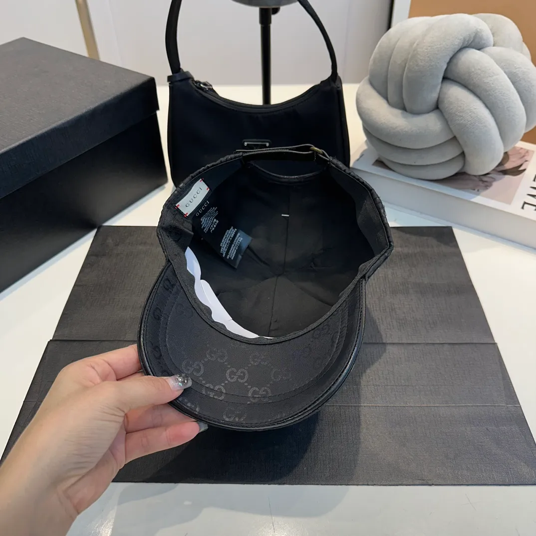 p60 Gucci Baseball Cap GUCCI🧢New product from the official website, baseball cap, original quality, hot arrival 🔥High-end and classy! Low-key luxury, easy to carry!