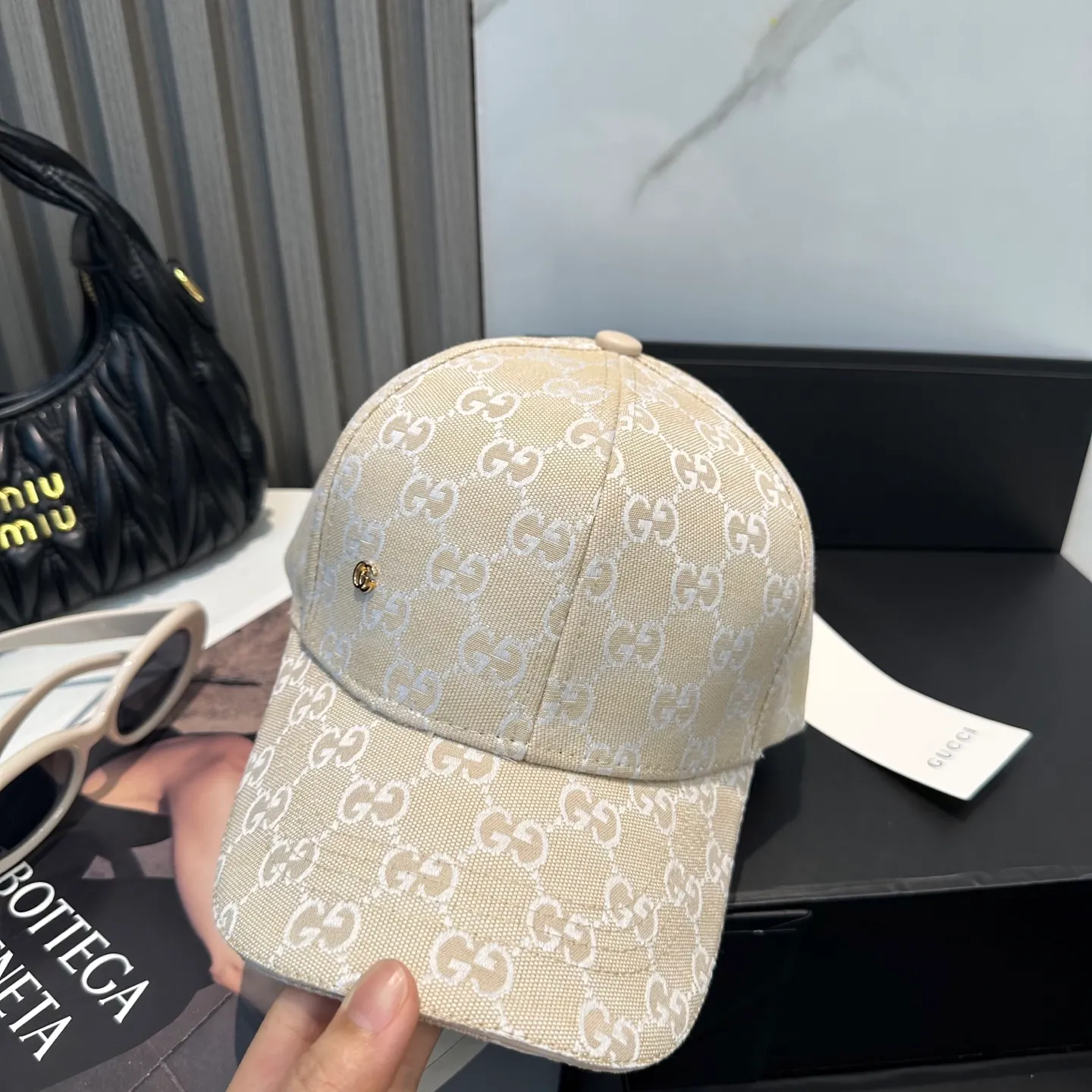 P60 Gucci (Gucci) classic original baseball cap😍Customized with 1:1 mold opening at the counter, the highest version, the original canvas is light and breathable! Photographed in real life, suitable for men and women in all seasons, basic head circumference 56cm, adjustable patches.