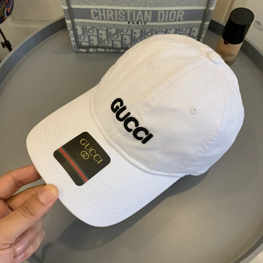 p60 Gucci Baseball Cap♥️GUCCI Baseball Cap🧢Official website new product Gucci Baseball Cap, original quality is very popular 🔥🎩 The craftsmanship is very exquisite, high-end and classy! Low-key luxury, easy to carry! Excellent quality👍Fashionable and versatile
