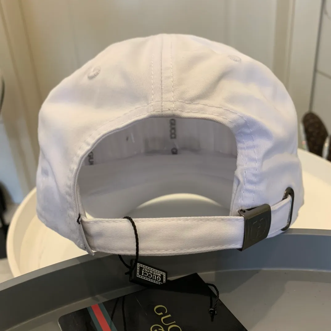 p60 Gucci Baseball Cap♥️GUCCI Baseball Cap🧢Official website new product Gucci Baseball Cap, original quality is very popular 🔥🎩 The craftsmanship is very exquisite, high-end and classy! Low-key luxury, easy to carry! Excellent quality👍Fashionable and versatile