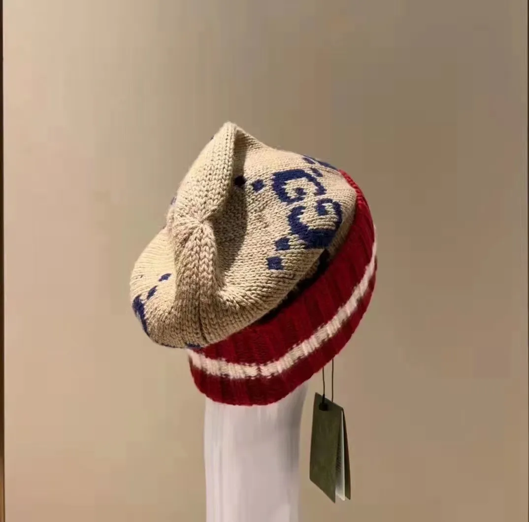 Special batch of 90 Gucci-new towel knitted woolen hat. The hot-selling knitted hat at the counter, super beautiful gg letters. Highly elastic knitted fabric, babies of any head shape can wear it with their eyes closed.