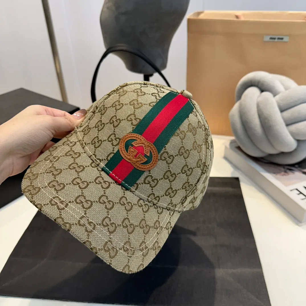P50 Gucci (Gucci) classic original baseball cap, the highest version, light and breathable! Photographed in real life, suitable for men and women in all seasons, basic head circumference 58cm, adjustable patches. hat