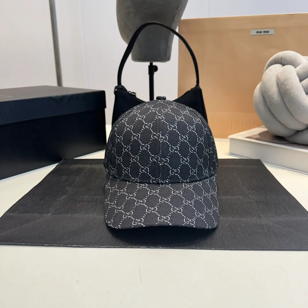 P54 Gucci (Gucci) classic original baseball cap, the highest version, light and breathable! Photographed in real life, suitable for men and women in all seasons, basic head circumference 58cm, adjustable patches. hat