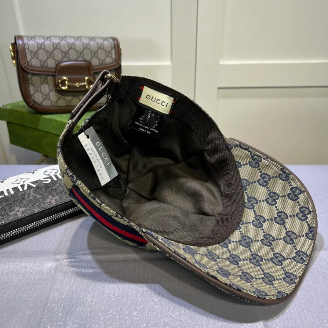 p90💰10,000-year-old classic model is shipped! Gucci (Gucci) classic original baseball cap 😍😍Customized at the 1:1 counter mold, the highest version, original canvas + first layer of cowhide, pure cotton lining, light and breathable! Photographed in real life, suitable for men and women in all seasons, basic head circumference 56cm, adjustable patches.