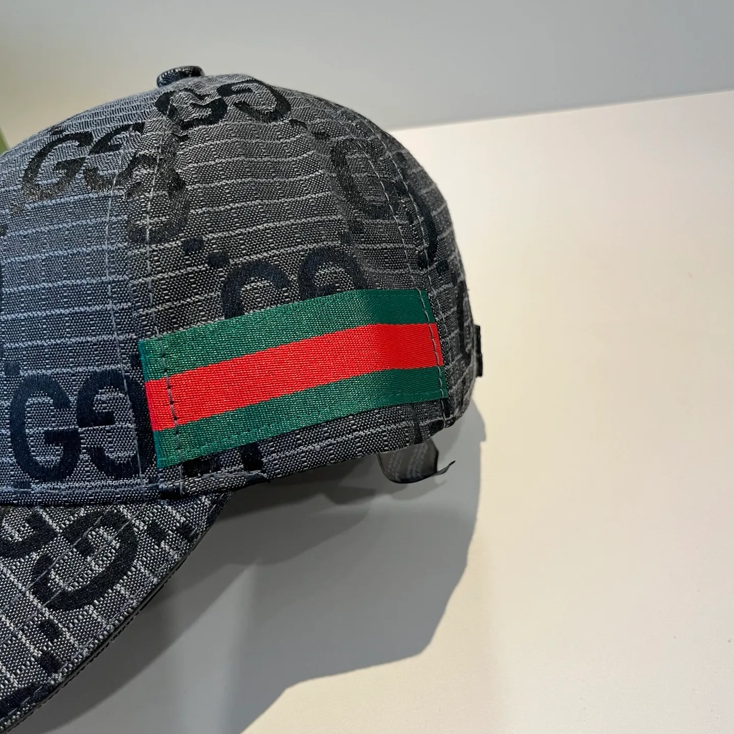 P60 Gucci Baseball Cap♥️GUCCI🧢New product from the official website, baseball cap, original quality, very popular 🔥🎩 The craftsmanship is very exquisite, high-end and classy! Low-key luxury, easy to carry! Running volume!