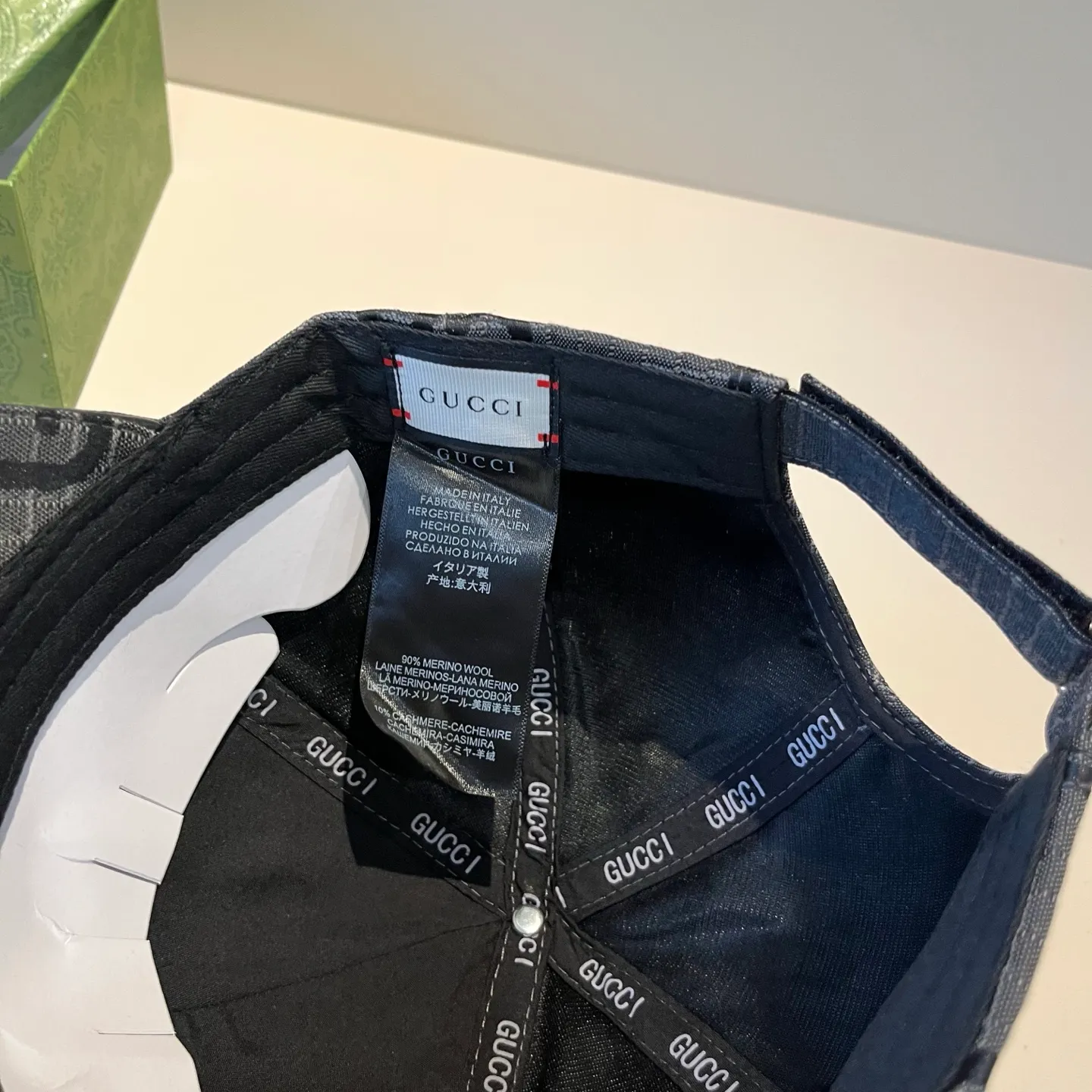 P60 Gucci Baseball Cap♥️GUCCI🧢New product from the official website, baseball cap, original quality, very popular 🔥🎩 The craftsmanship is very exquisite, high-end and classy! Low-key luxury, easy to carry! Running volume!