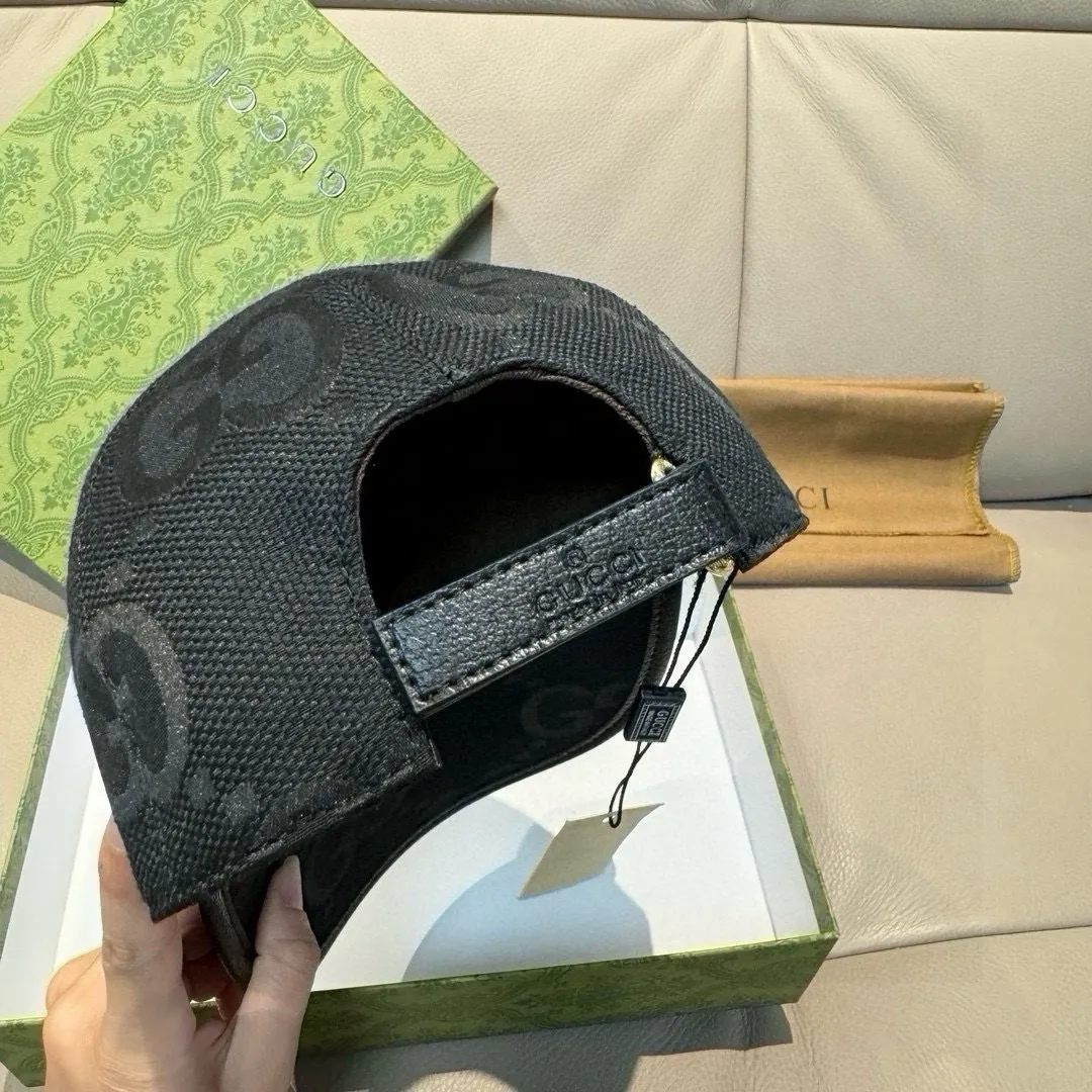 p90., Gucci Gucci's new original baseball cap, large double G, 1:1 mold opening and customization at the counter, original canvas fabric + first-layer cowhide, light and breathable! The basic head circumference is 56cm, and the patch is adjustable.