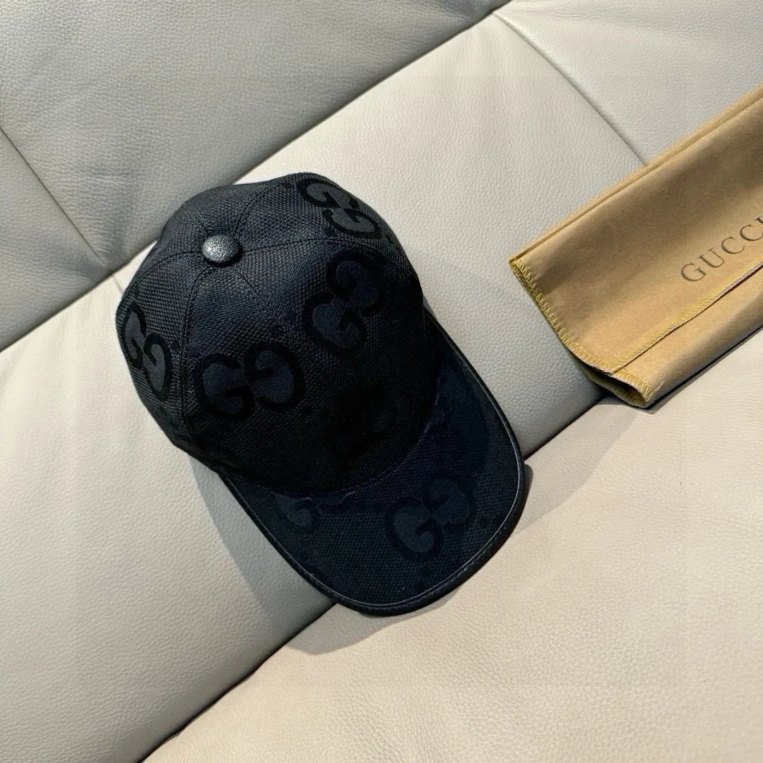 p90., Gucci Gucci's new original baseball cap, large double G, 1:1 mold opening and customization at the counter, original canvas fabric + first-layer cowhide, light and breathable! The basic head circumference is 56cm, and the patch is adjustable.