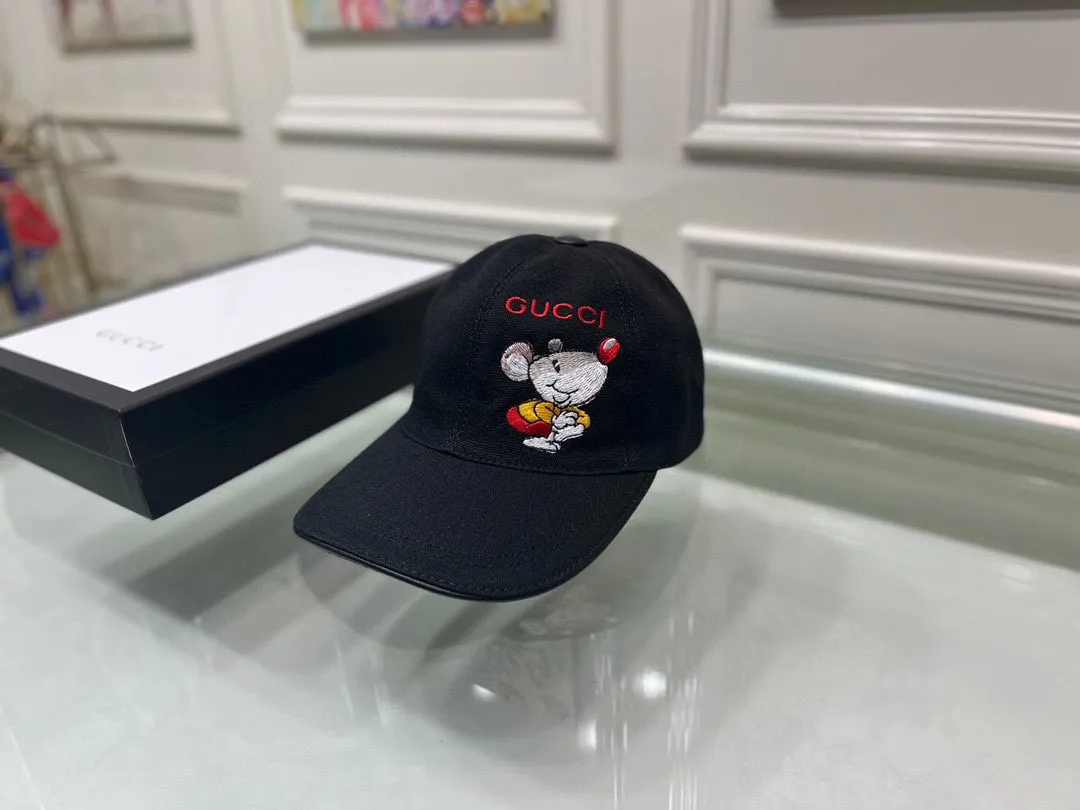 🉐90, Gucci (Gucci) new spring and summer baseball cap, Gucci little mouse, 1:1 mold customization, heavy embroidery, details comparable to counters, original canvas + first-layer cowhide, excellent quality! The first choice for handsome men and beautiful women, fashionable and versatile. The basic head circumference is 56cm, the patch is adjustable, and the original version is shipped from the counter in two colors.