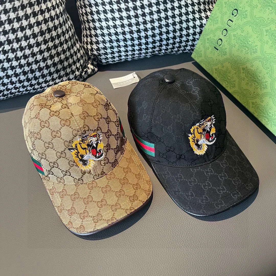 🉐️90 Comes with box bag, Gucci's new original baseball cap, tiger head embroidery, 1:1 mold customization, heavy embroidery, details comparable to those at the counter, original canvas fabric + first layer cowhide, great quality! The first choice for handsome men and beautiful women, fashionable and versatile. The basic head circumference is 56cm, and the patch is adjustable.
