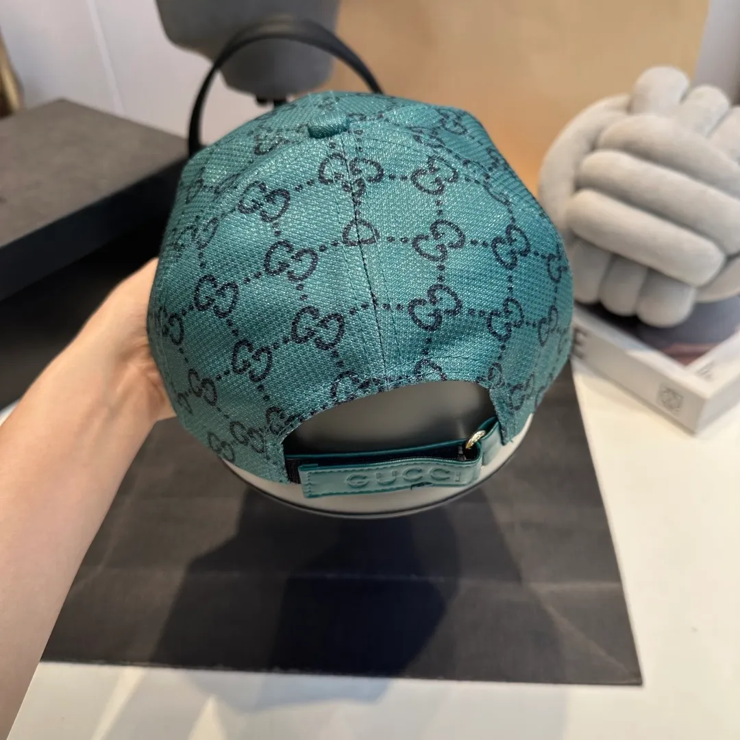 P56 Gucci Baseball Cap♥️GUCCI🧢New product from the official website, baseball cap, original quality, hot arrival 🔥🎩 The craftsmanship is very exquisite, high-end and classy! Low-key luxury, easy to carry! Running volume!