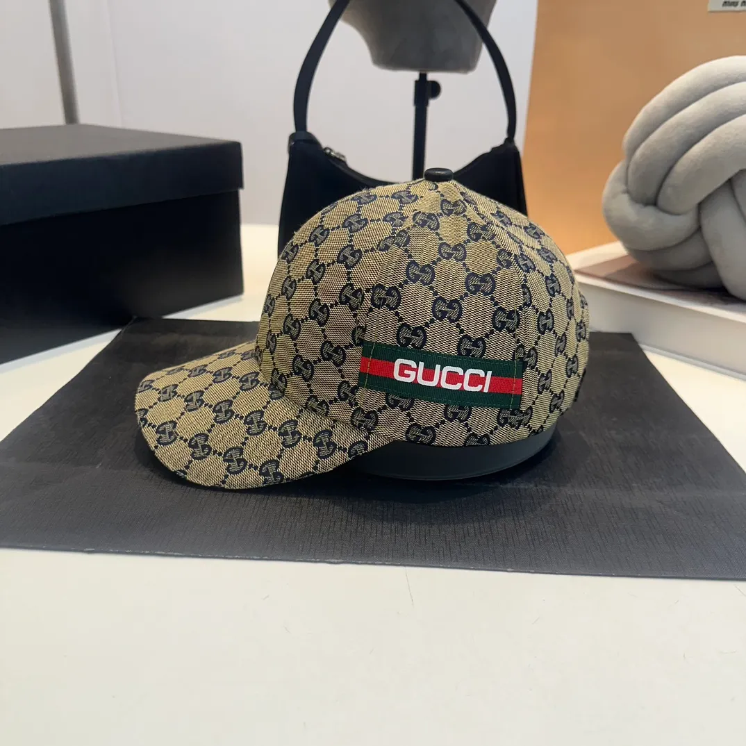 P52 GUCCI Gucci baseball cap👒 The workmanship is very exquisite, high-end and classy! Low-key luxury, easy to carry!