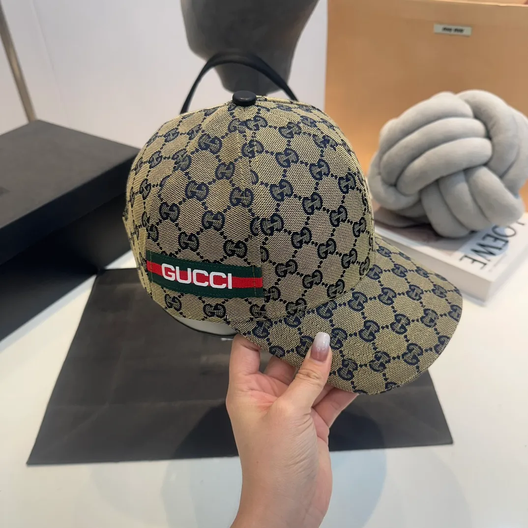 P52 GUCCI Gucci baseball cap👒 The workmanship is very exquisite, high-end and classy! Low-key luxury, easy to carry!