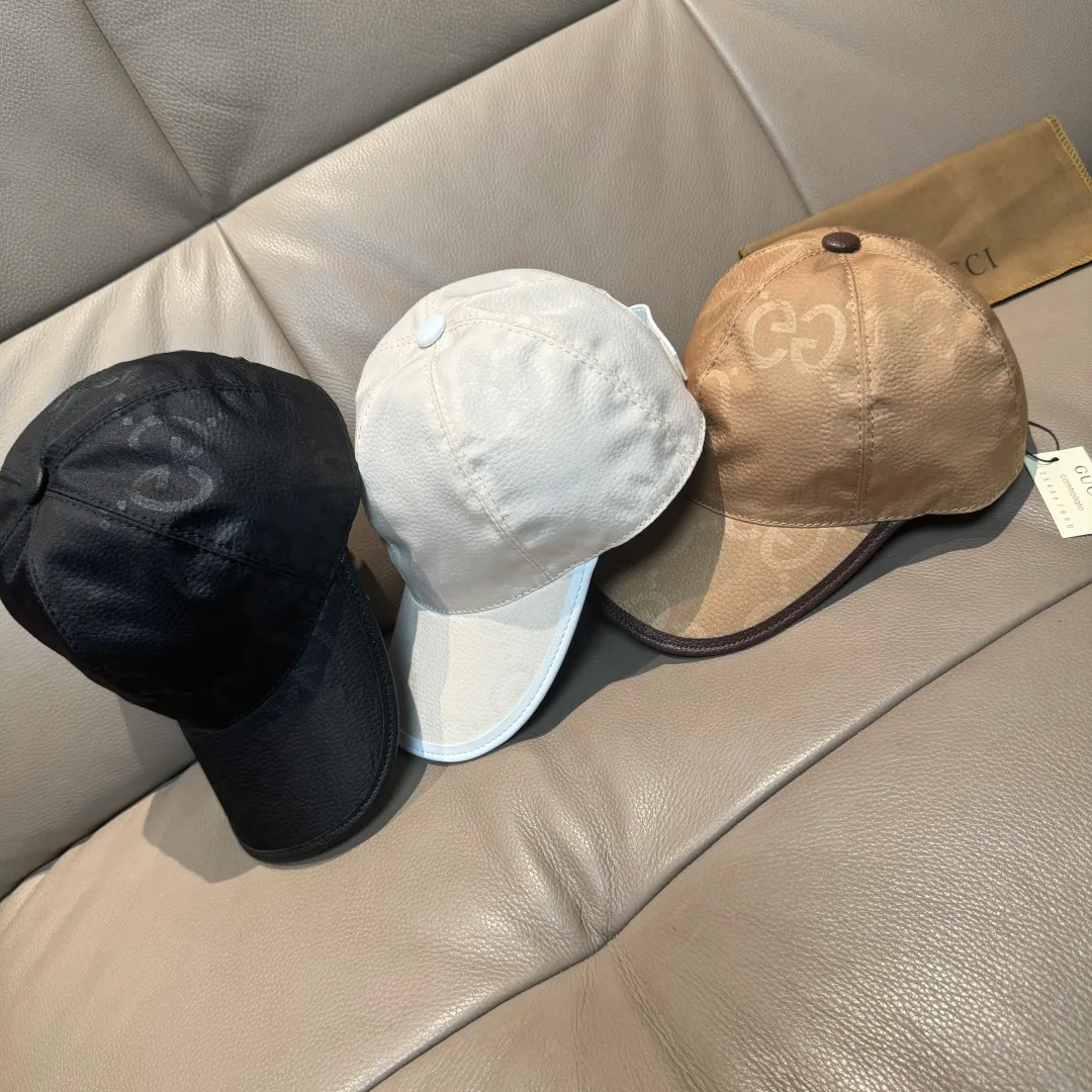 p90., Gucci Gucci’s new original baseball cap, large double G, 1:1 mold opening and customization at the counter, perfect matching pattern, original canvas fabric + first-layer cowhide, light and breathable! The basic head circumference is 56cm, and the patch is adjustable.