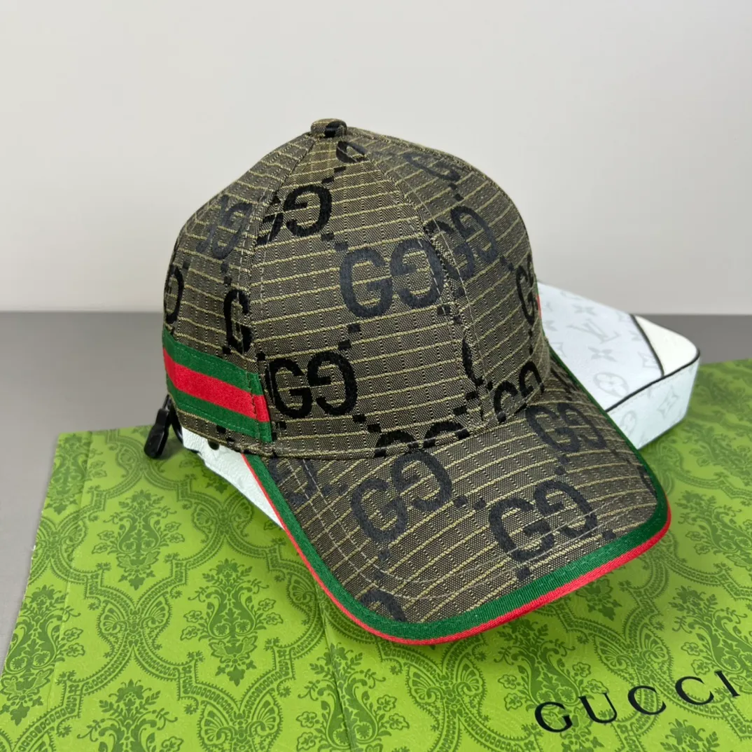 P50💰Gucci Baseball Cap♥️GUCCI🧢Official website new product, baseball cap, original quality, hot arrival 🔥🎩 The craftsmanship is very exquisite, high-end and classy! Low-key luxury, easy to carry! Running volume!