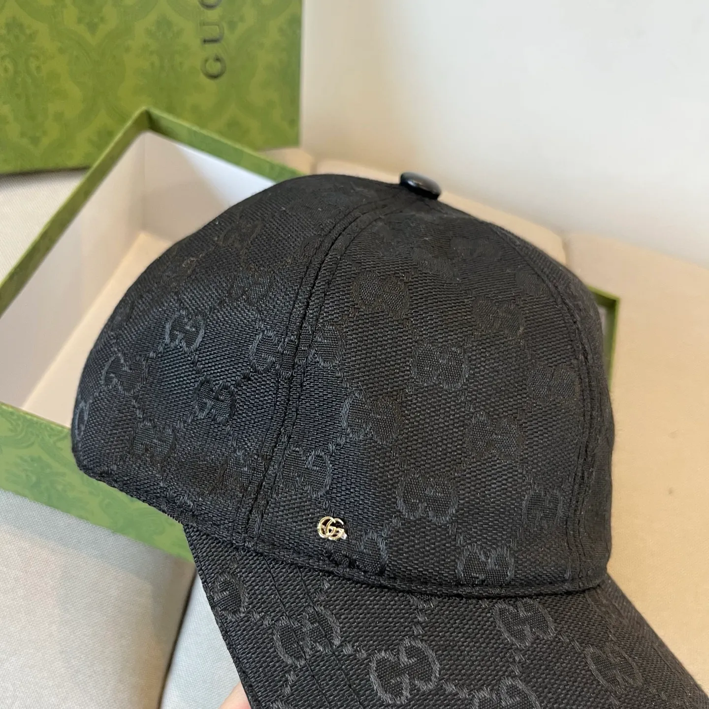 P60 Gucci Baseball Cap♥️GUCCI🧢New product from the official website, baseball cap, original quality, very popular 🔥🎩 The craftsmanship is very exquisite, high-end and classy! Low-key luxury, easy to carry! Running volume!