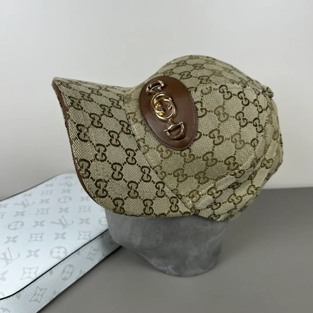 P56💰Gucci Baseball Cap♥️GUCCI🧢Official website new product, baseball cap, original quality, hot arrival 🔥🎩 The craftsmanship is very exquisite, high-end and classy! Low-key luxury, easy to carry! Running volume!
