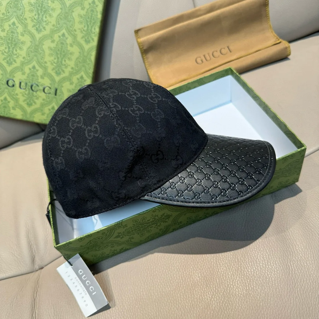 P90, Gucci (Gucci) classic original baseball cap, small double G cowhide stitching, 1:1 mold customization, excellent quality! The brim is embossed with first-layer cowhide, the quality is excellent! The basic head circumference is 56cm, the patch is adjustable, the original version is shipped in two colors from the counter, a hot seller!