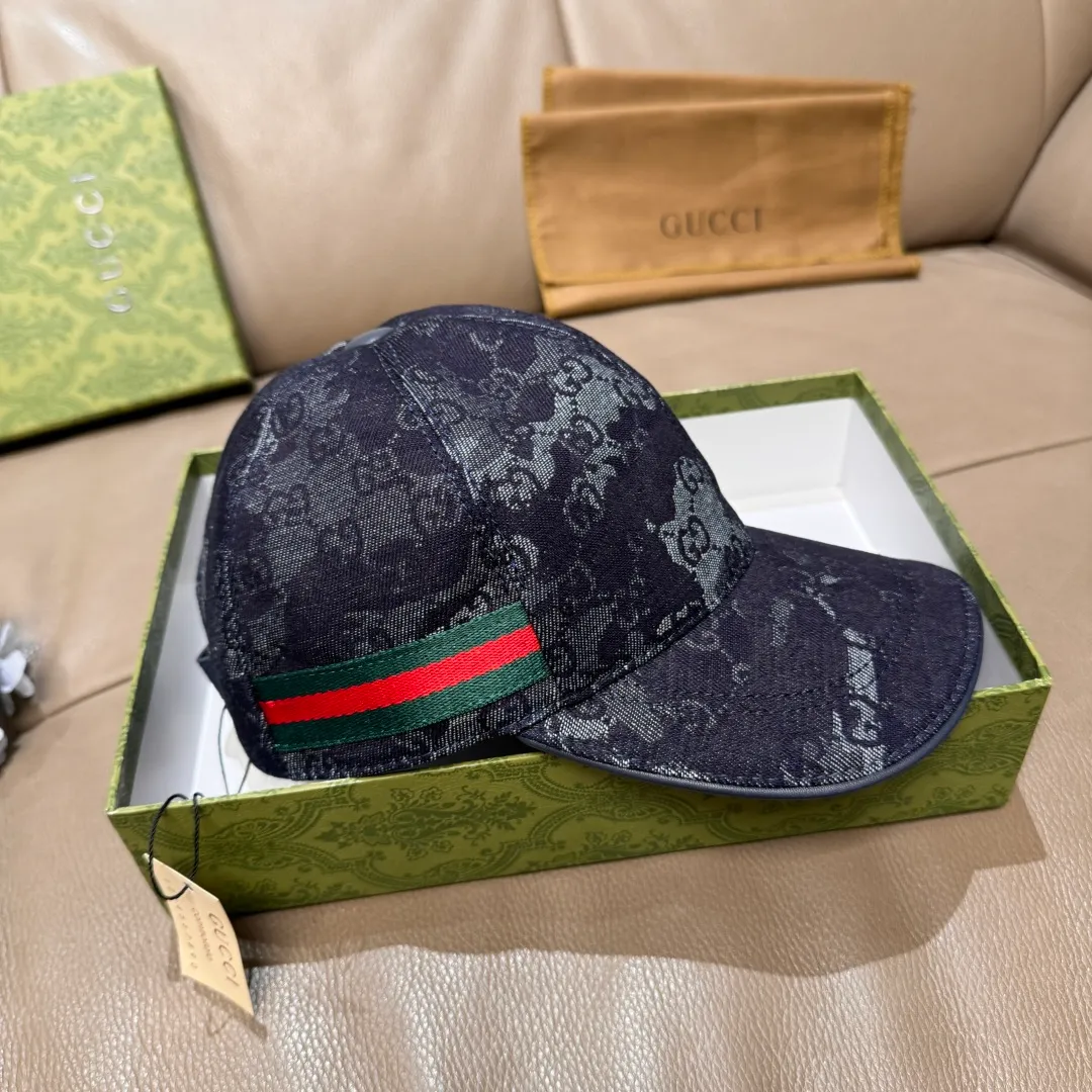 p90., Gucci (Gucci) new original baseball cap, GG denim baseball cap, the latest model at the counter, 1:1 mold customization, genuine mold hardware, original canvas fabric + first-layer cowhide, original quality! The quality is great, the basic head circumference is 56cm, and the patch is adjustable.