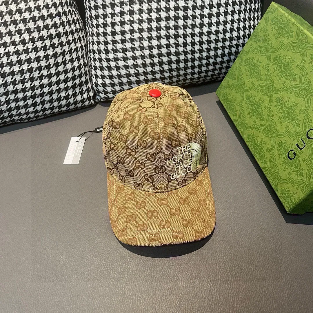 P90, Gucci's new original baseball cap, North Face embroidery! Counter 1:1, imported canvas + first-layer cowhide, popular for purchasing, versatile style for men and women, great quality! The basic head circumference is 56cm, and the patch is adjustable.