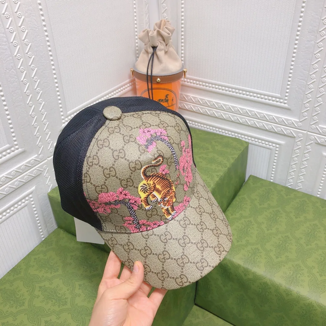 💰70 Gucci high-end mesh hat! The latest model! Fashion trend, high-end workmanship! Every hat is made with care! Extraordinary quality, details are also very important. ! Classic jacquard fabric paired with original mesh and pure cotton sweatband, more breathable, sweat-absorbent and sun-protective.