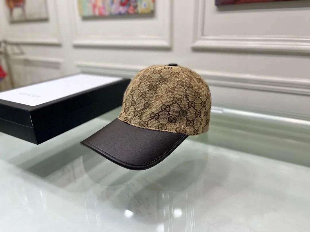 Batch 90, Gucci (Gucci) new original baseball cap, canvas and leather, best-selling model at the counter, 1:1 mold customization, original canvas fabric + first-layer cowhide, fashionable and handsome! The quality is great, the basic head circumference is 56cm, and the patch is adjustable.