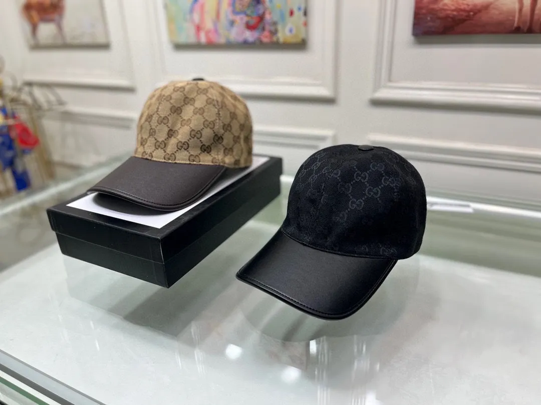 Batch 90, Gucci (Gucci) new original baseball cap, canvas and leather, best-selling model at the counter, 1:1 mold customization, original canvas fabric + first-layer cowhide, fashionable and handsome! The quality is great, the basic head circumference is 56cm, and the patch is adjustable.
