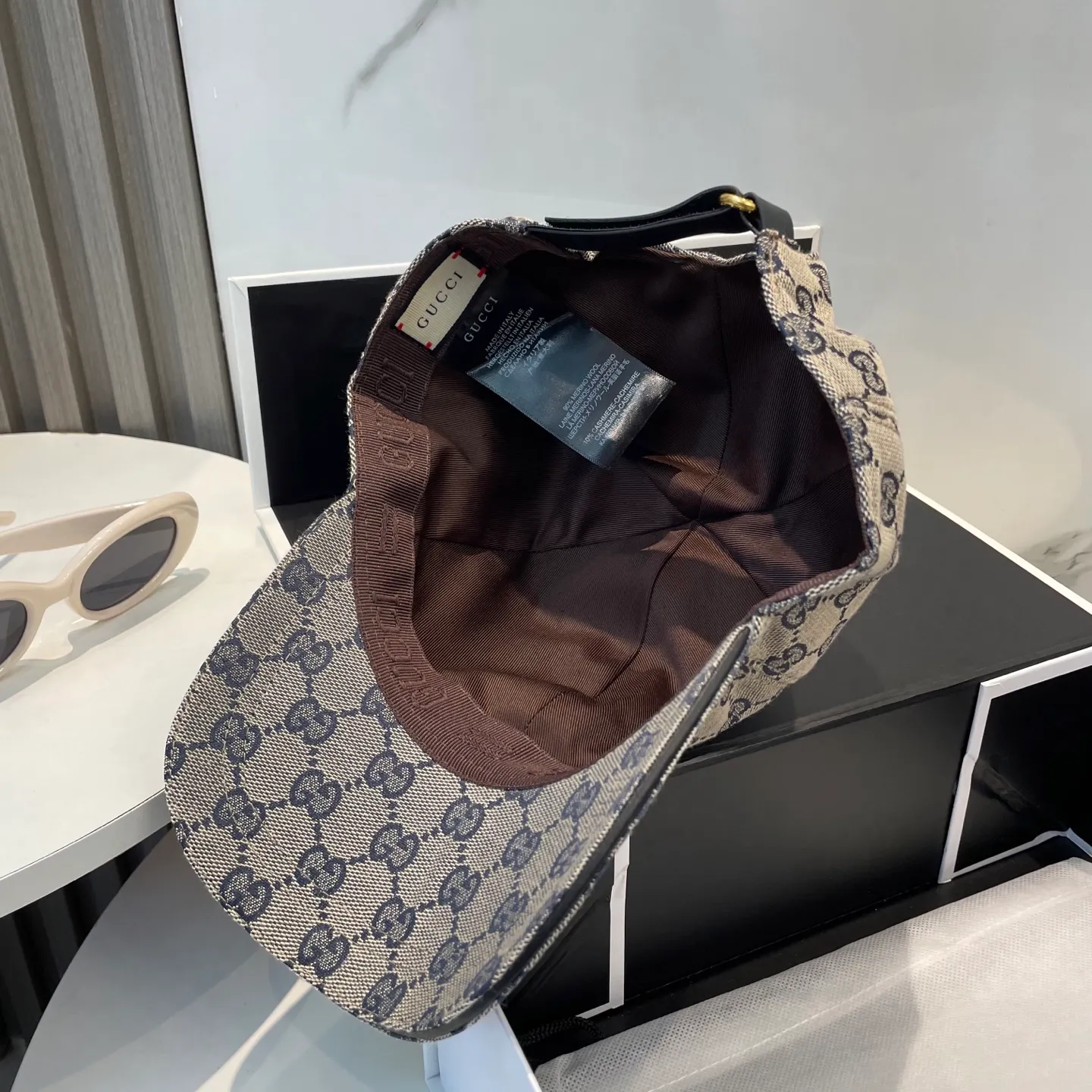 P70 Gucci (Gucci) classic original baseball cap😍Customized with 1:1 mold opening at the counter, the highest version, the original canvas is light and breathable! Photographed in real life, suitable for men and women in all seasons, basic head circumference 56cm, adjustable patches.