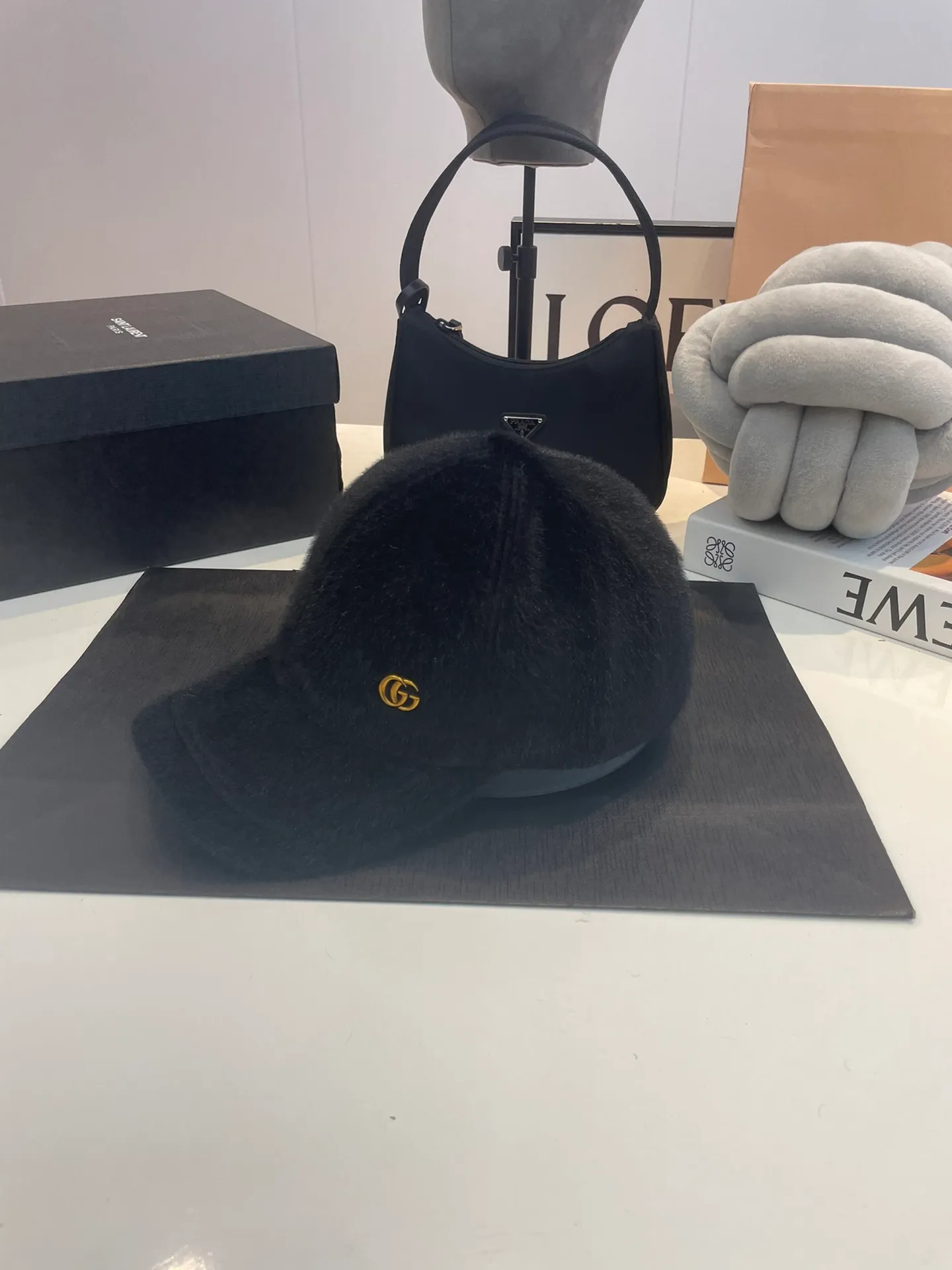 P60 Gucci's new mink velvet baseball cap, tall mink fur, feels great... there's no reason not to like it