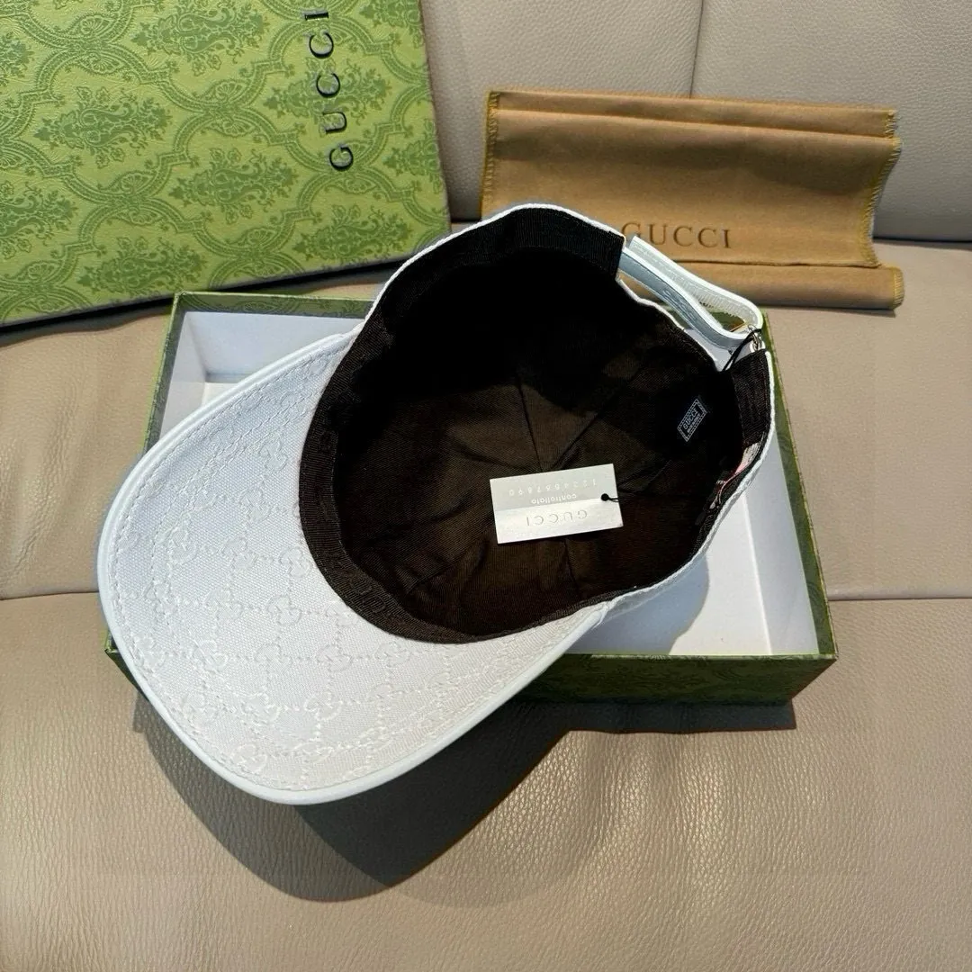 p90 ten thousand year classic model shipped!   , Gucci (Gucci) classic original baseball cap 😍😍 1:1 mold opening and customization at the counter, the highest version, original canvas fabric + first layer of cowhide, light and breathable! Photographed in real life, suitable for men and women in all seasons, basic head circumference 56cm, adjustable patches.