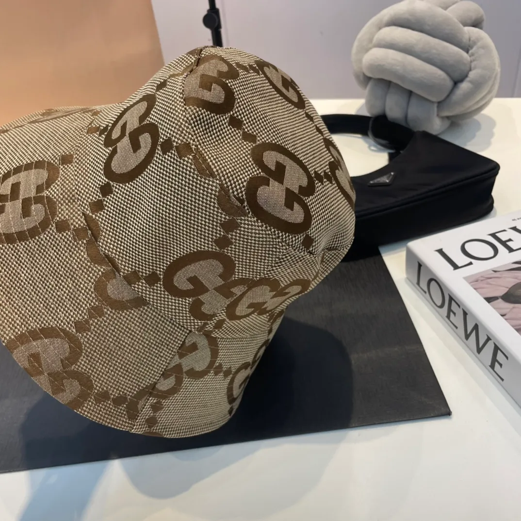 P50 GUCCI Gucci bucket hat 👒Official website new product Gucci🧢original quality is very popular, the workmanship is very exquisite, the high-end atmosphere is high-end! Low-key luxury, easy to carry! Running volume!