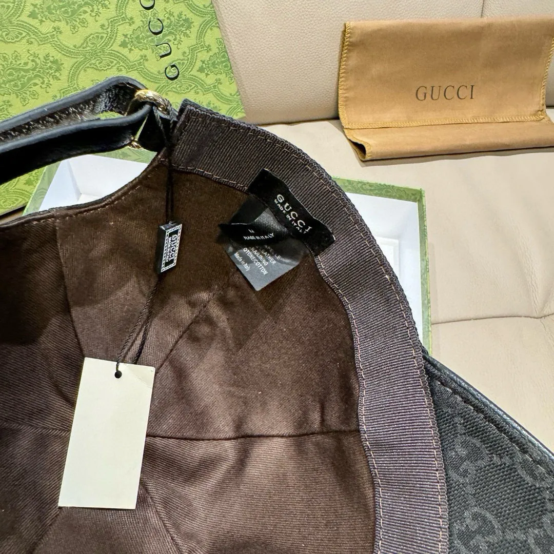 P90., Gucci (Gucci) new original baseball cap, small tiger head, the latest model at the counter, 1:1 mold customization, genuine mold hardware, original canvas fabric + first layer of cowhide, original quality! The quality is great, the basic head circumference is 56cm, and the patch is adjustable.