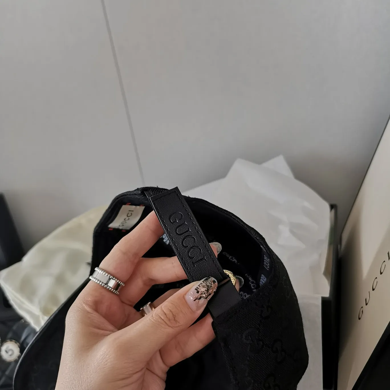 p80 gucci eternal classic baseball cap. The old pattern color is always so attractive and practical. Canvas material ➕ first-layer cowhide, light and breathable! Suitable for men and women in all seasons, basic head circumference 56, adjustable patch