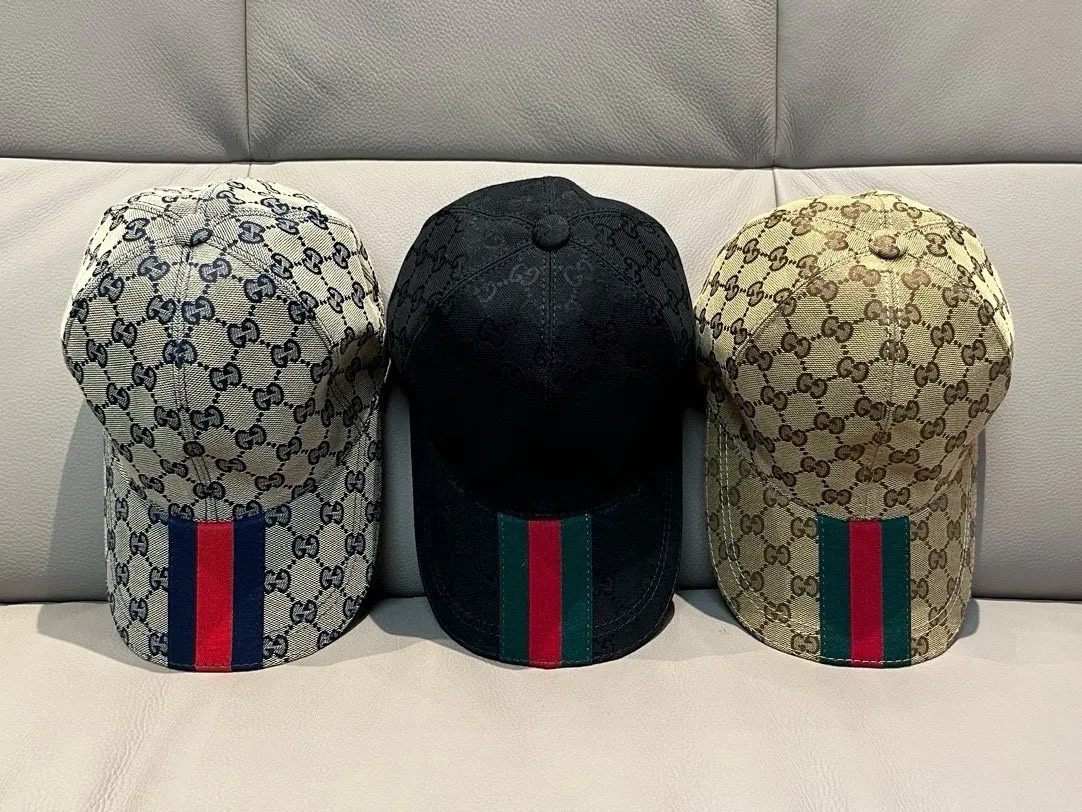 P90 new model is shipped! , Gucci (Gucci) latest original baseball cap, wide webbing. 1:1 mold opening and customization at the counter, the highest version, original canvas fabric + first-layer cowhide, light and breathable! Photographed in real life, suitable for men and women in all seasons, basic head circumference 56cm, adjustable patches.