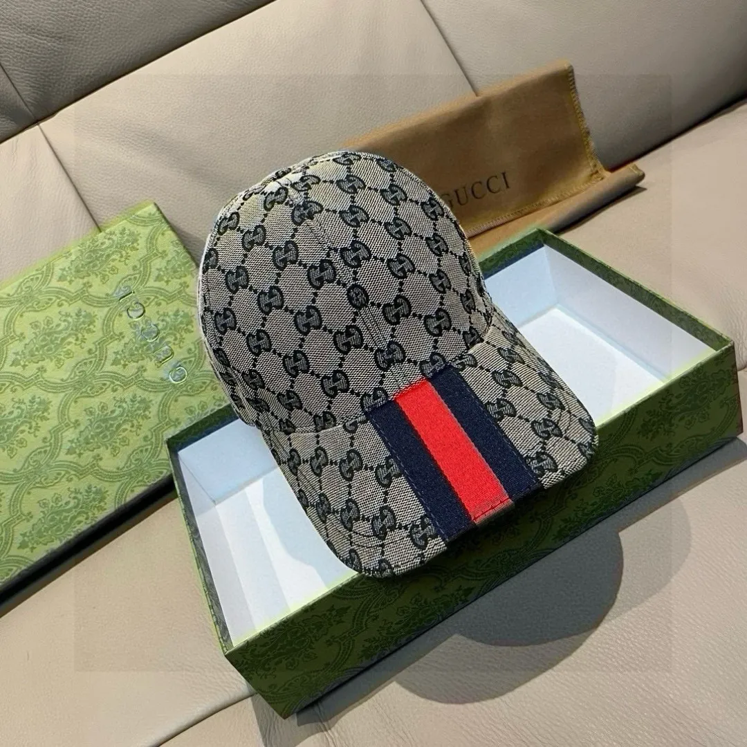 p90 new model shipped!   , Gucci (Gucci) latest original baseball cap, wide webbing. 1:1 mold opening and customization at the counter, the highest version, original canvas fabric + first-layer cowhide, light and breathable! Photographed in real life, suitable for men and women in all seasons, basic head circumference 56cm, adjustable patches.