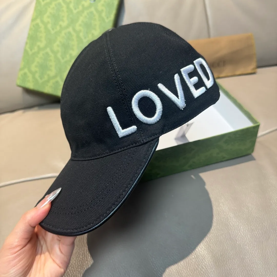 P160, Gucci's new original baseball cap, Loved series, 1:1 mold customization, heavy embroidery, details comparable to counters, original canvas fabric + first-layer cowhide, great quality! The first choice for handsome men and beautiful women, fashionable and versatile. Basic head circumference 56, adjustable patch