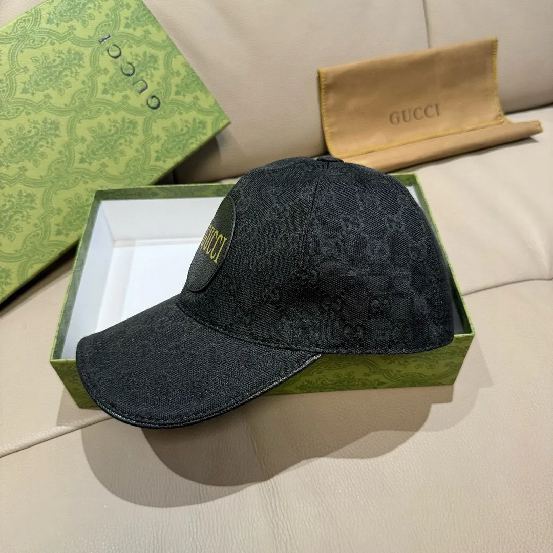 P90., Gucci (Gucci) new original baseball cap, Gucci hot stamping, the latest model at the counter, 1:1 custom mold opening, genuine mold opening, original canvas fabric + first layer of cowhide, original quality! The quality is great, the basic head circumference is 56cm, and the patch is adjustable.