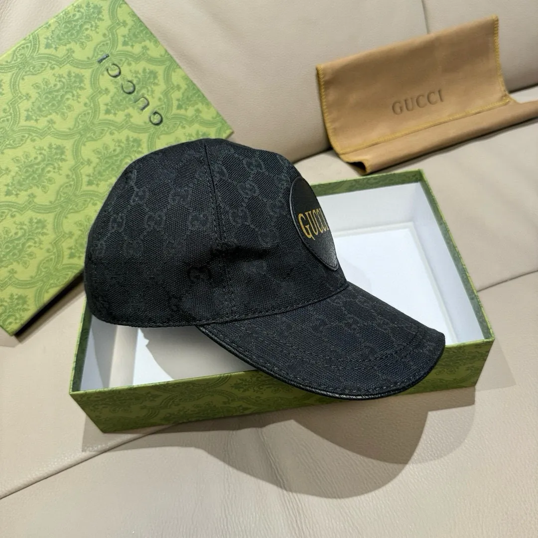 P90., Gucci (Gucci) new original baseball cap, Gucci hot stamping, the latest model at the counter, 1:1 custom mold opening, genuine mold opening, original canvas fabric + first layer of cowhide, original quality! The quality is great, the basic head circumference is 56cm, and the patch is adjustable.
