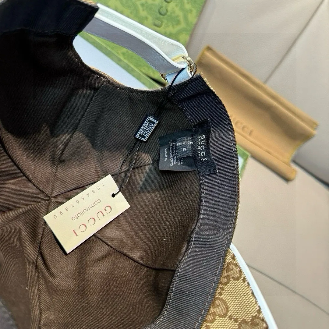 p90, Gucci (Gucci) new spring and summer original baseball cap, logo webbing, 1:1 mold customization, original canvas + first-layer cowhide, popular purchasing agent, versatile style for men and women, great quality! The basic head circumference is 56cm, and the patch is adjustable.