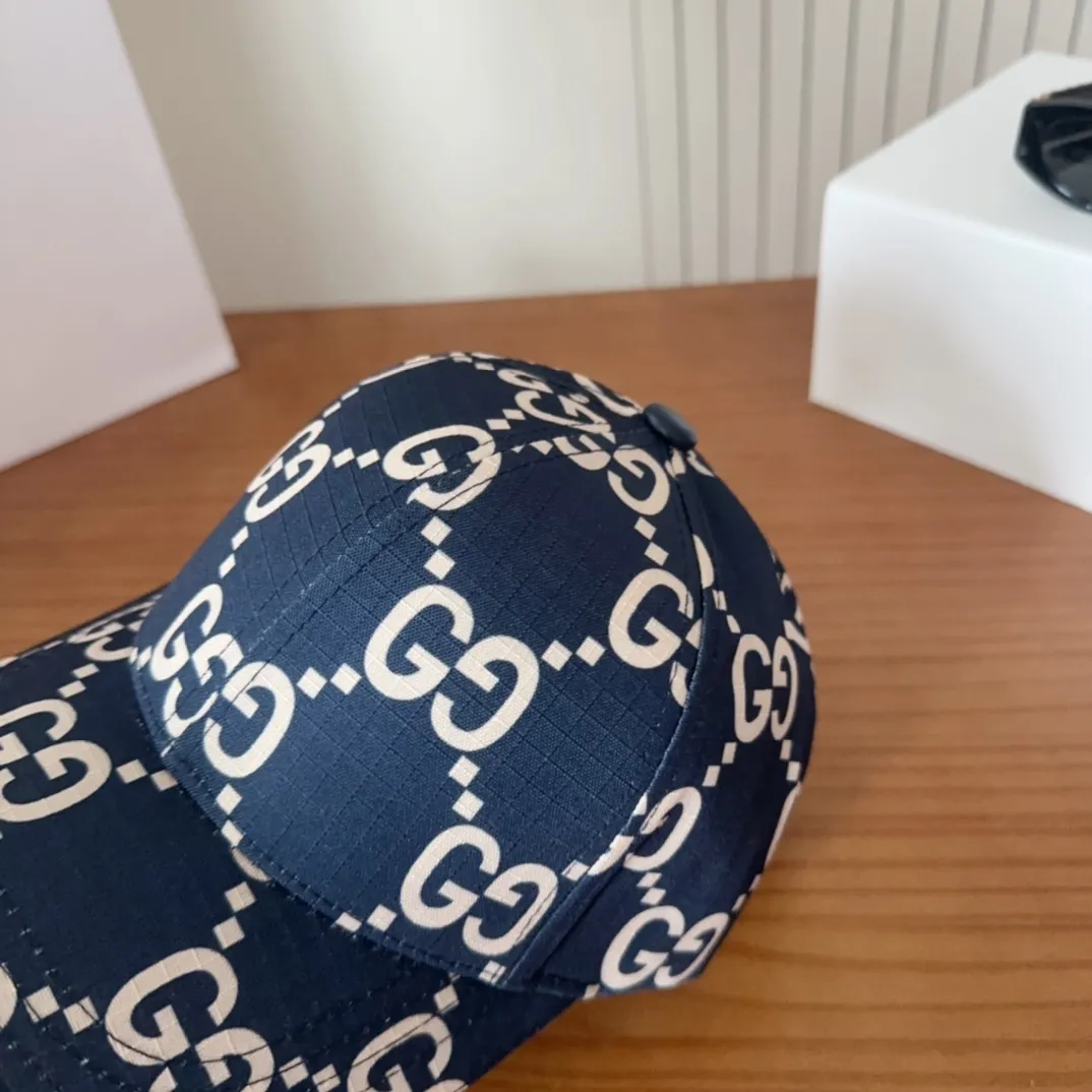 💰60 GUCCI Baseball Cap👒 The craftsmanship is very exquisite, high-end and classy! Low-key luxury, easy to carry!