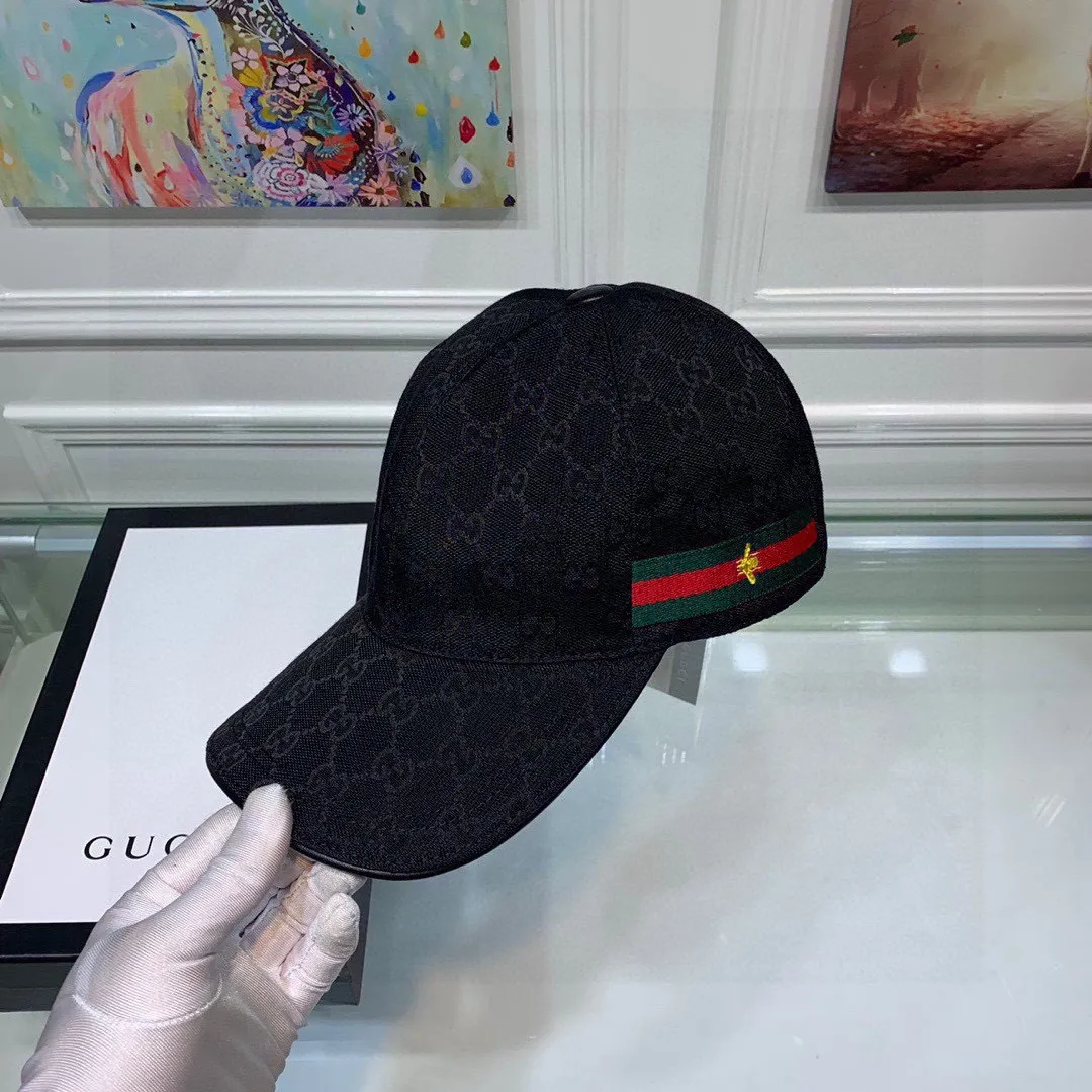 🉐100 Gucci (Gucci) classic original baseball cap😍😍Little Bee, 1:1 mold customization at the counter, the highest version, original canvas + first-layer cowhide, pure cotton lining, light and breathable! Photographed in real life, suitable for men and women in all seasons, basic head circumference 56cm, adjustable patches