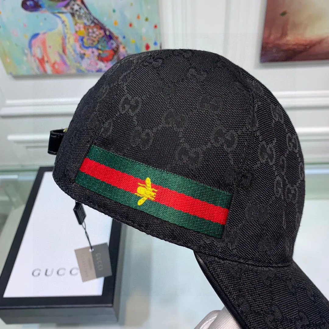 🉐100 Gucci (Gucci) classic original baseball cap😍😍Little Bee, 1:1 mold customization at the counter, the highest version, original canvas + first-layer cowhide, pure cotton lining, light and breathable! Photographed in real life, suitable for men and women in all seasons, basic head circumference 56cm, adjustable patches
