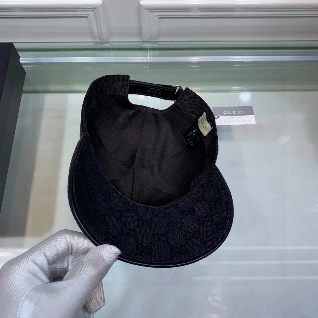 🉐100 Gucci (Gucci) classic original baseball cap😍😍Little Bee, 1:1 mold customization at the counter, the highest version, original canvas + first-layer cowhide, pure cotton lining, light and breathable! Photographed in real life, suitable for men and women in all seasons, basic head circumference 56cm, adjustable patches