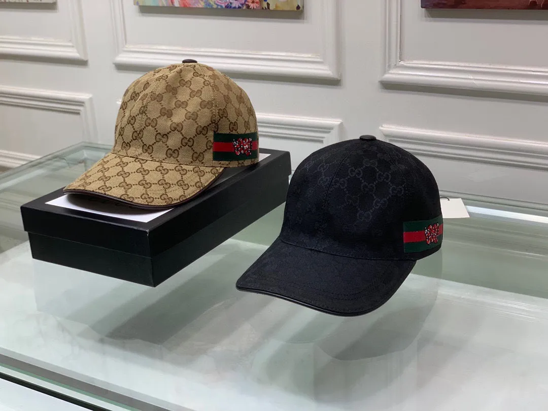 🉐120 Gucci (Gucci) new original baseball cap, embroidered python, 1:1 mold customization, heavy embroidery, delicate and luxurious, details comparable to counters, original canvas fabric + first-layer cowhide, pure cotton lining, great quality! The first choice for handsome men and beautiful women, fashionable and versatile. The basic head circumference is 56cm, the patch is adjustable, and the genuine two-color version is shipped from the counter.